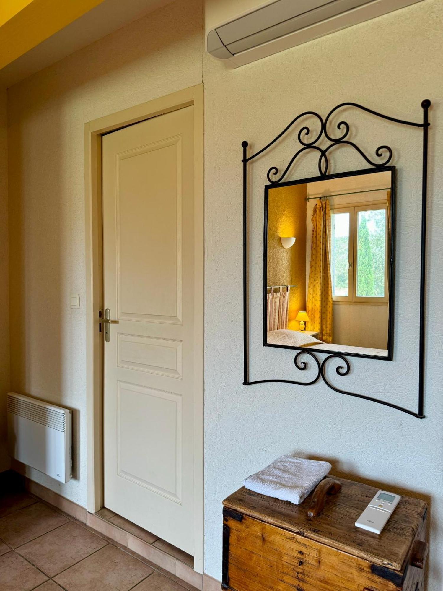 Mas Du Grand Peloux Hotel Port-Saint-Louis-du-Rhône Buitenkant foto