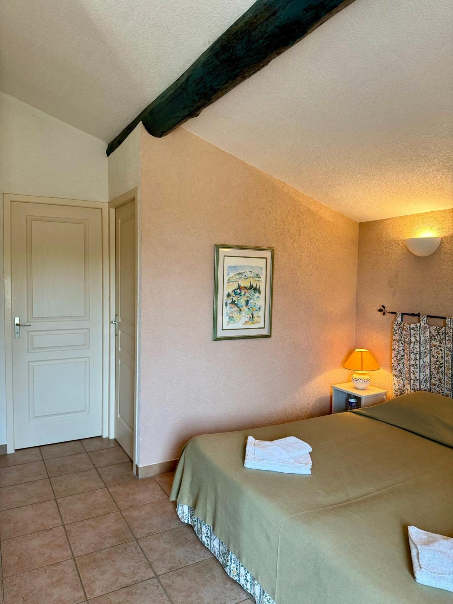Mas Du Grand Peloux Hotel Port-Saint-Louis-du-Rhône Buitenkant foto